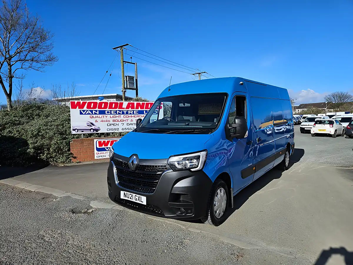 Used 2021 Renault Master LM35 B-Ness Lwb Caribbean Blue - Interior and Exterior details 4