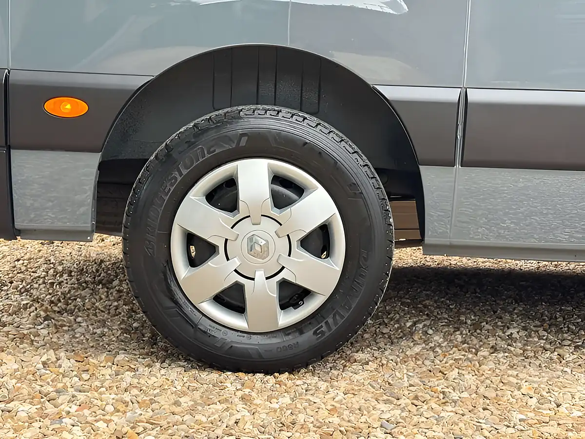 Used 2021 Renault Master LM35 Business+ Urban Grey - Interior and Exterior details 13