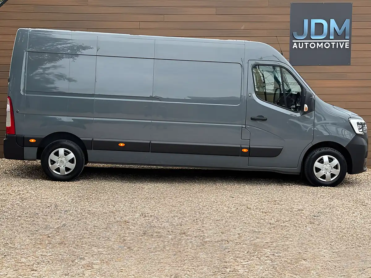 Used 2021 Renault Master LM35 Business+ Urban Grey - Interior and Exterior details 2