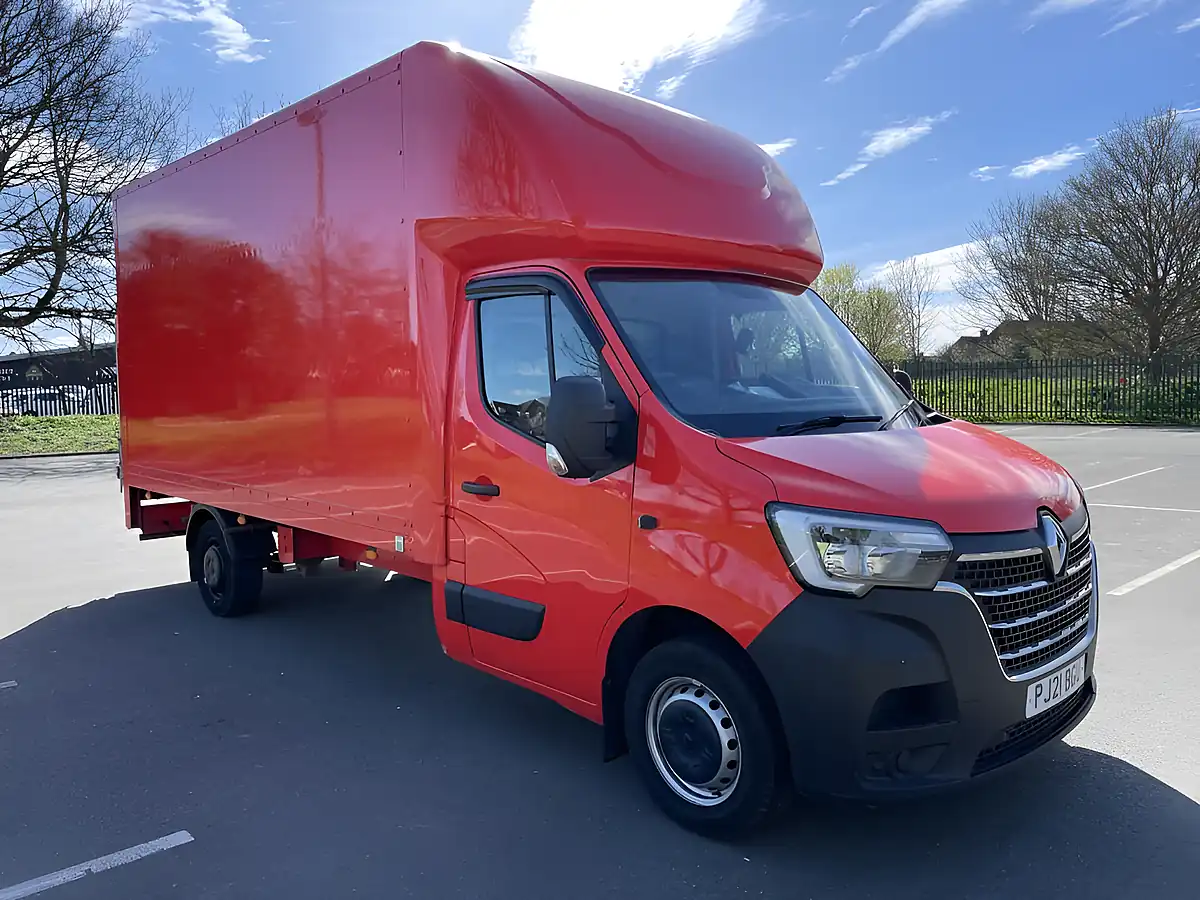 Used 2021 Renault Master Luton With Tail Lift White - Front View