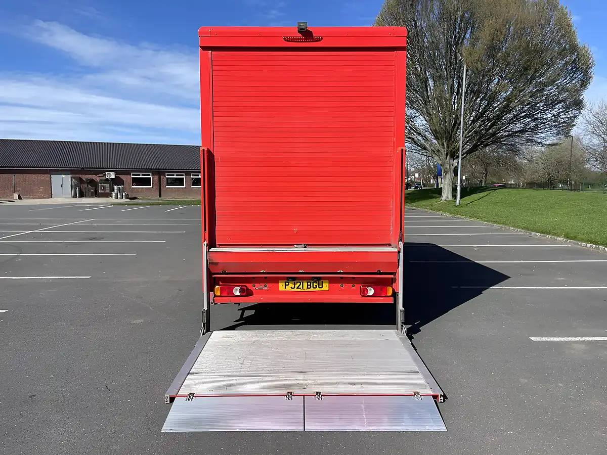 Used 2021 Renault Master Luton With Tail Lift White - Interior and Exterior details 11