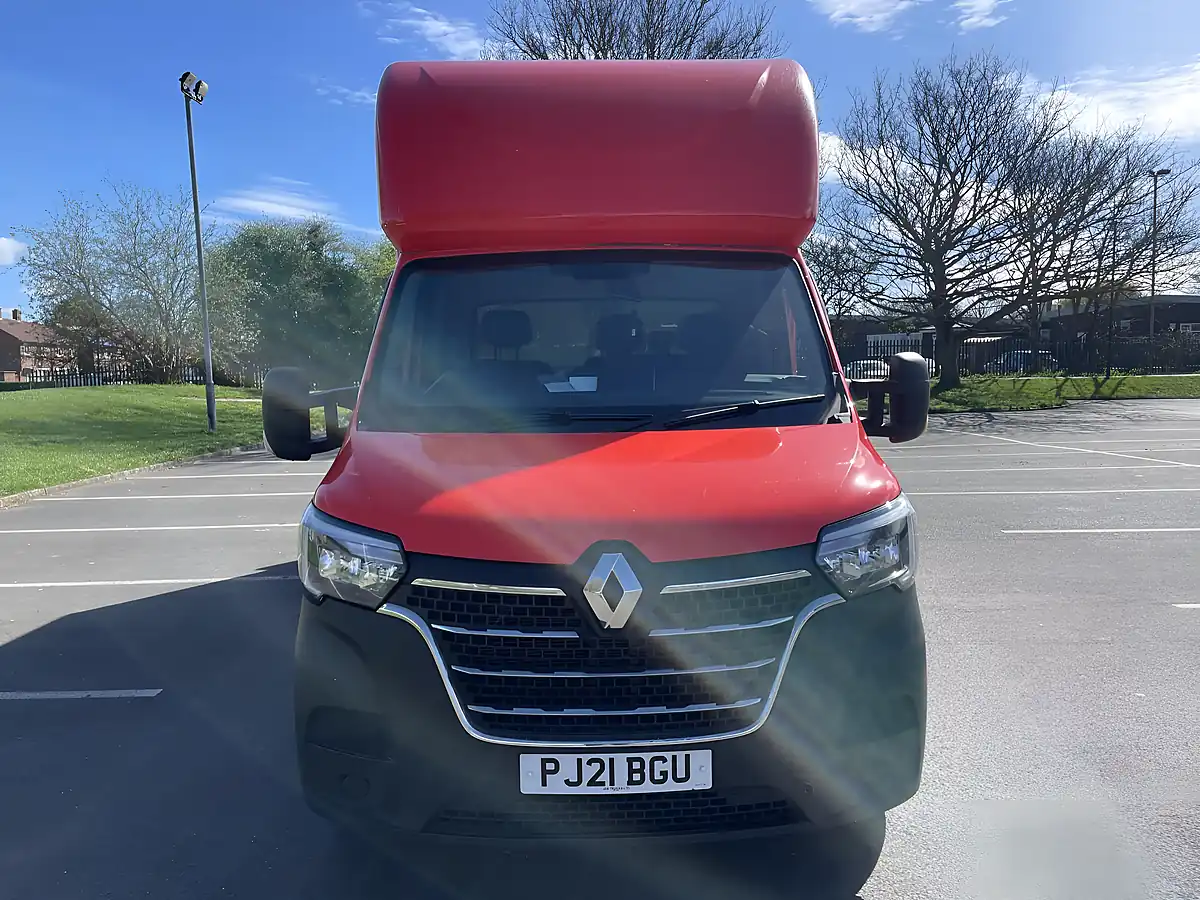 Used 2021 Renault Master Luton With Tail Lift White - Interior and Exterior details 2