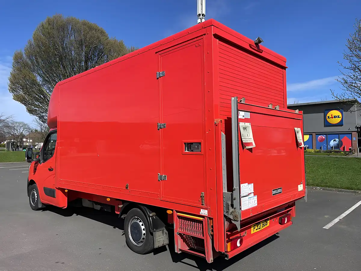 Used 2021 Renault Master Luton With Tail Lift White - Interior and Exterior details 4