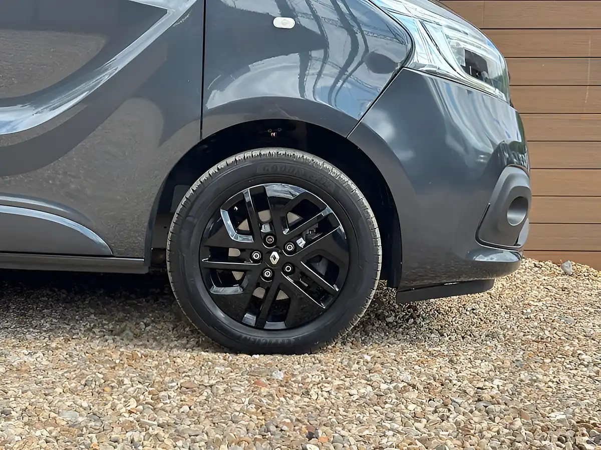 Used 2021 Renault Trafic Black Edition Slate Grey - Interior and Exterior details 9