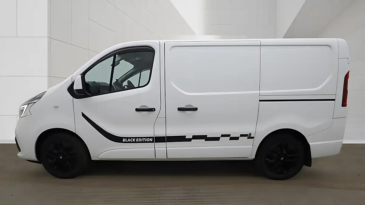 Used 2021 Renault Trafic Black Edition White - Interior and Exterior details 8