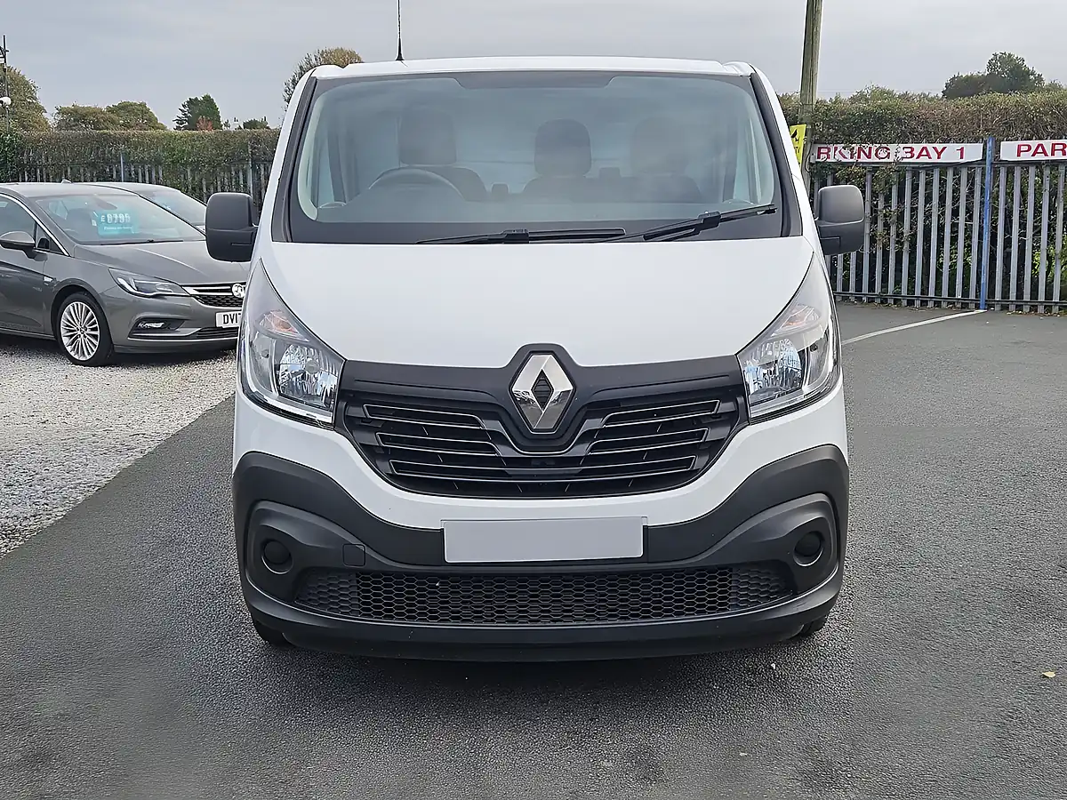 Used 2021 Renault Trafic Business+ L1 H1 Glacier White - Interior and Exterior details 13