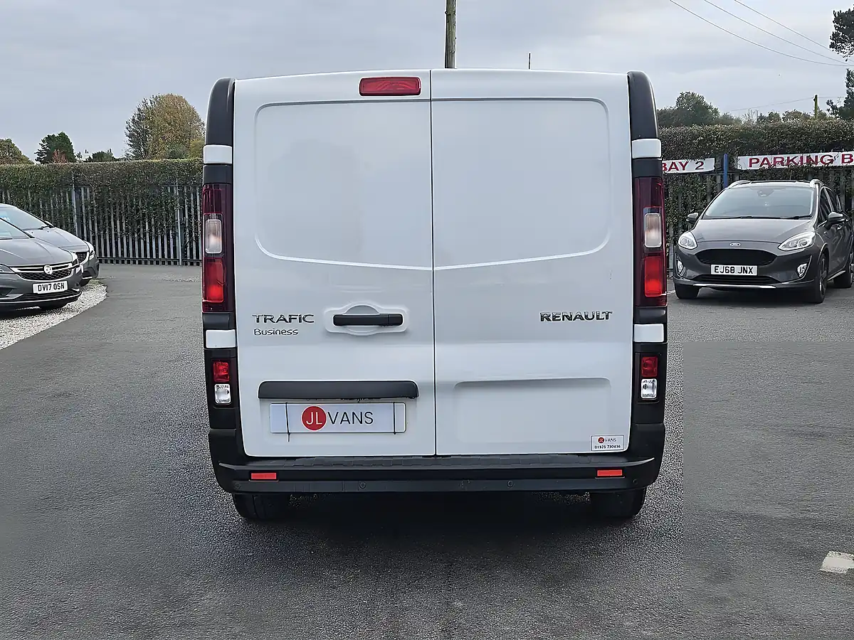 Used 2021 Renault Trafic Business+ L1 H1 Glacier White - Interior and Exterior details 14