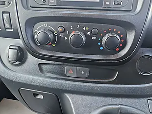 Used 2021 Renault Trafic Business+ L1 H1 Glacier White - Interior and Exterior details 16