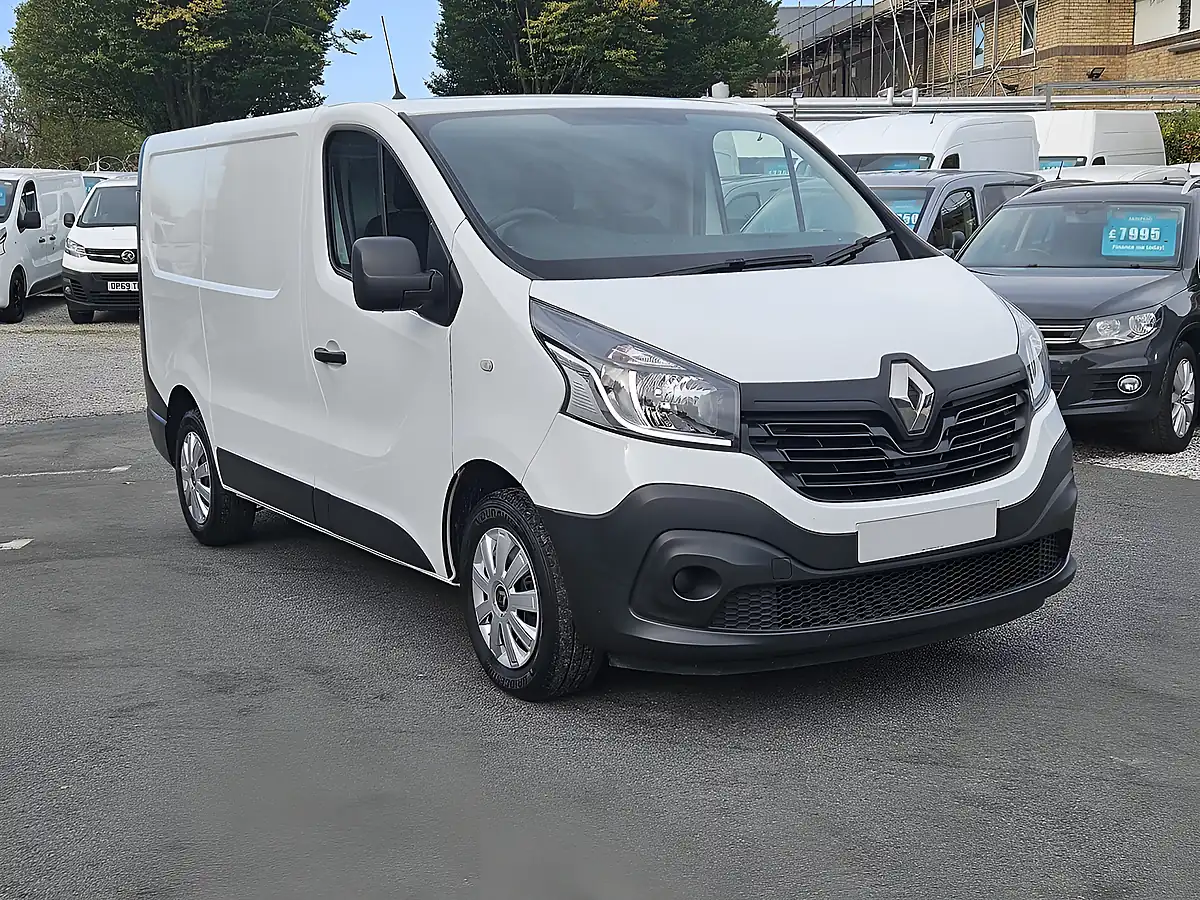 Used 2021 Renault Trafic Business+ L1 H1 Glacier White - Interior and Exterior details 6