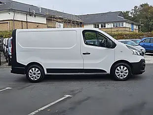 Used 2021 Renault Trafic Business+ L1 H1 Glacier White - Interior and Exterior details 8