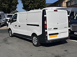 Used 2021 Renault Trafic Business L2H1 Glacier White - Interior and Exterior details 10