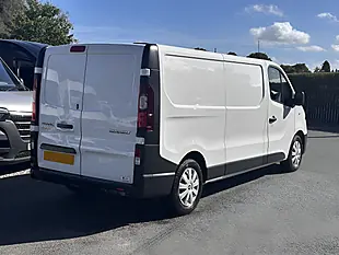 Used 2021 Renault Trafic Business L2H1 Glacier White - Interior and Exterior details 11
