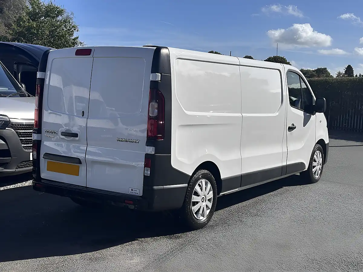 Used 2021 Renault Trafic Business L2H1 Glacier White - Interior and Exterior details 11