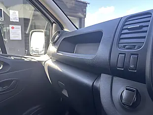 Used 2021 Renault Trafic Business L2H1 Glacier White - Interior and Exterior details 15