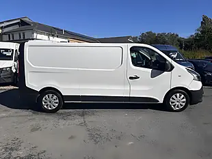 Used 2021 Renault Trafic Business L2H1 Glacier White - Interior and Exterior details 8
