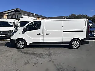 Used 2021 Renault Trafic Business L2H1 Glacier White - Interior and Exterior details 9