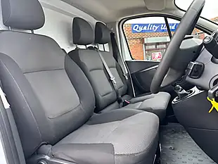 Used 2021 Renault Trafic Business Swb Standard Roof White - Interior and Exterior details 10