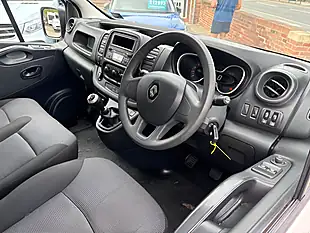 Used 2021 Renault Trafic Business Swb Standard Roof White - Interior and Exterior details 11