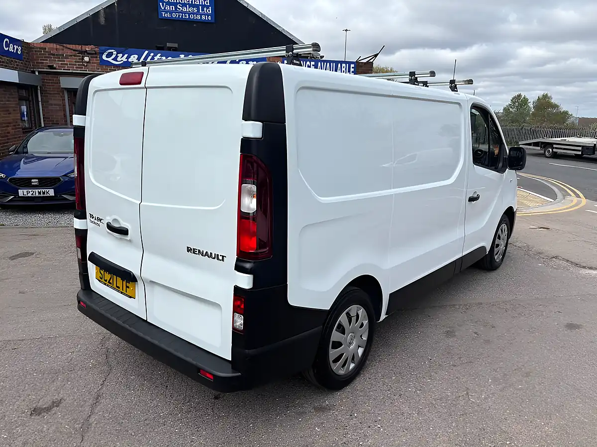 Used 2021 Renault Trafic Business Swb Standard Roof White - Interior and Exterior details 12