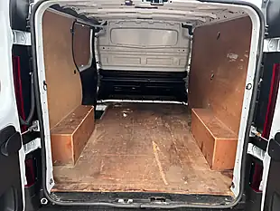 Used 2021 Renault Trafic Business Swb Standard Roof White - Interior and Exterior details 15