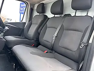 Used 2021 Renault Trafic Business Swb Standard Roof White - Interior and Exterior details 18
