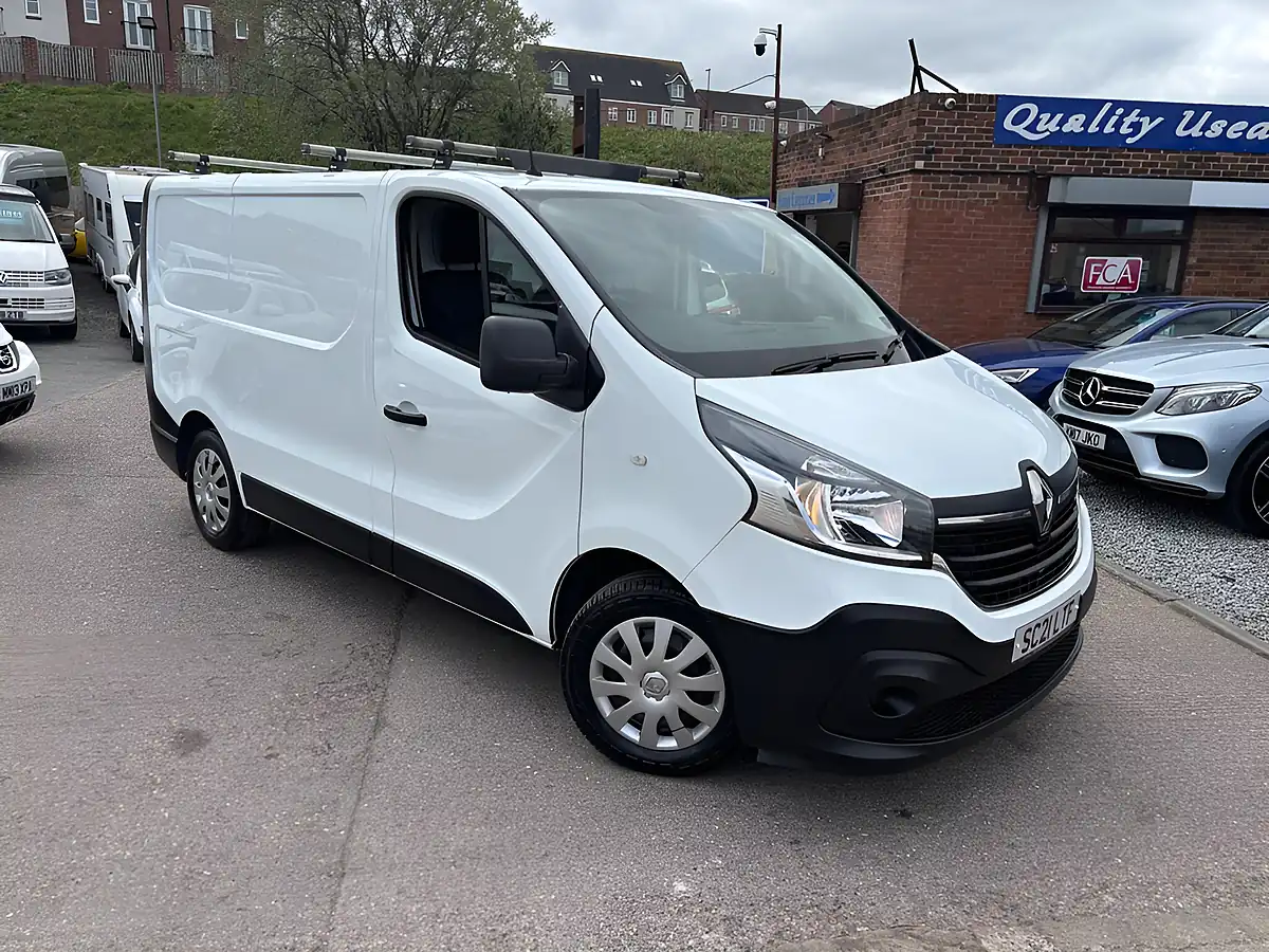 Used 2021 Renault Trafic Business Swb Standard Roof White - Interior and Exterior details 3
