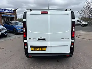 Used 2021 Renault Trafic Business Swb Standard Roof White - Interior and Exterior details 7
