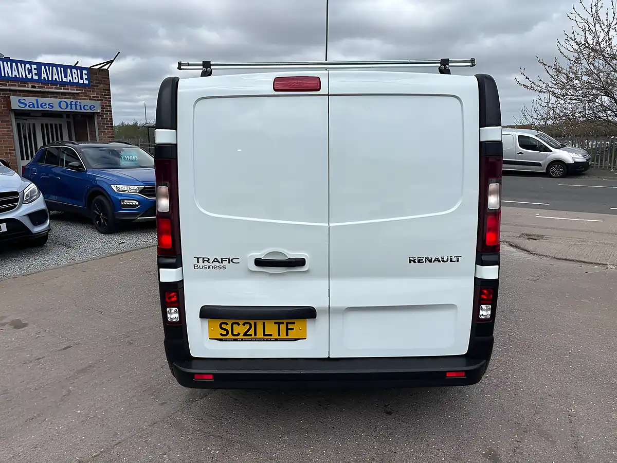 Used 2021 Renault Trafic Business Swb Standard Roof White - Interior and Exterior details 7