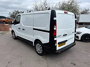 Used 2021 Renault Trafic Business Swb Standard Roof White - Interior and Exterior details 8