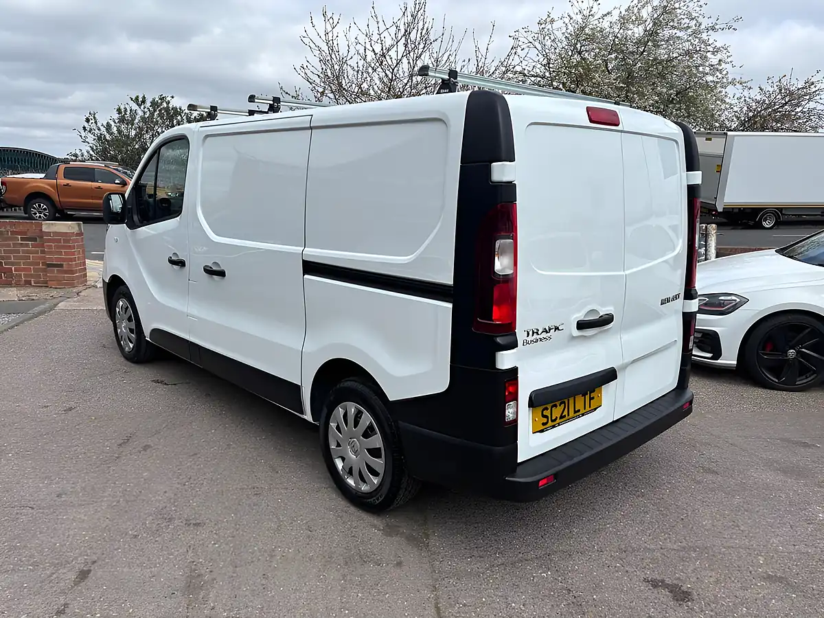 Used 2021 Renault Trafic Business Swb Standard Roof White - Interior and Exterior details 8