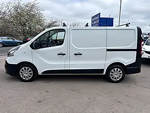 Used 2021 Renault Trafic Business Swb Standard Roof White - Interior and Exterior details 9