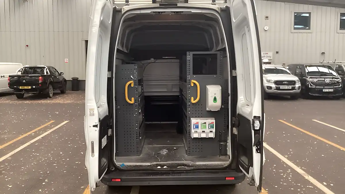 Used 2021 Renault Trafic Business+ White - Interior and Exterior details 10