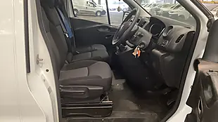 Used 2021 Renault Trafic Business+ White - Interior and Exterior details 12