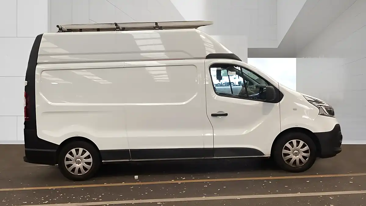 Used 2021 Renault Trafic Business+ White - Interior and Exterior details 6