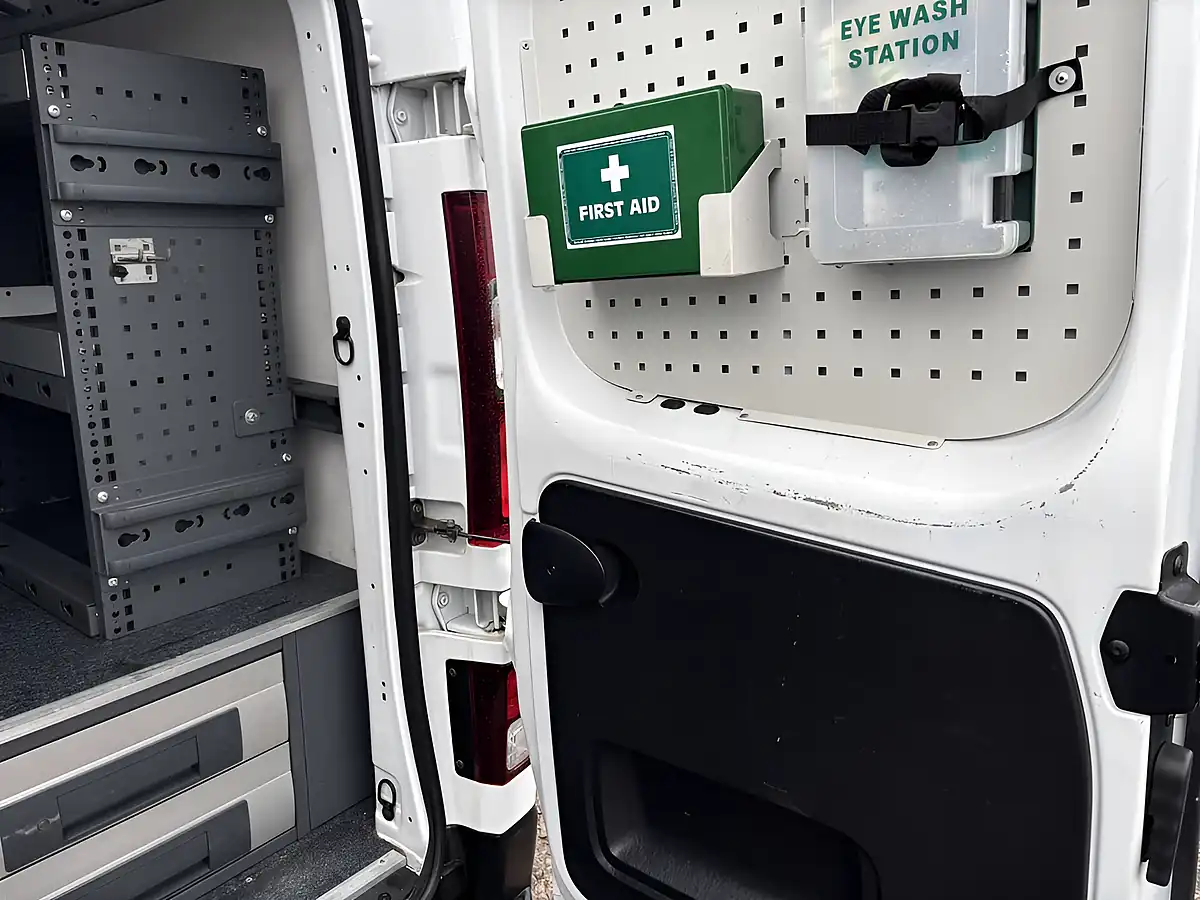Used 2021 Renault Trafic Business+ White - Interior and Exterior details 15