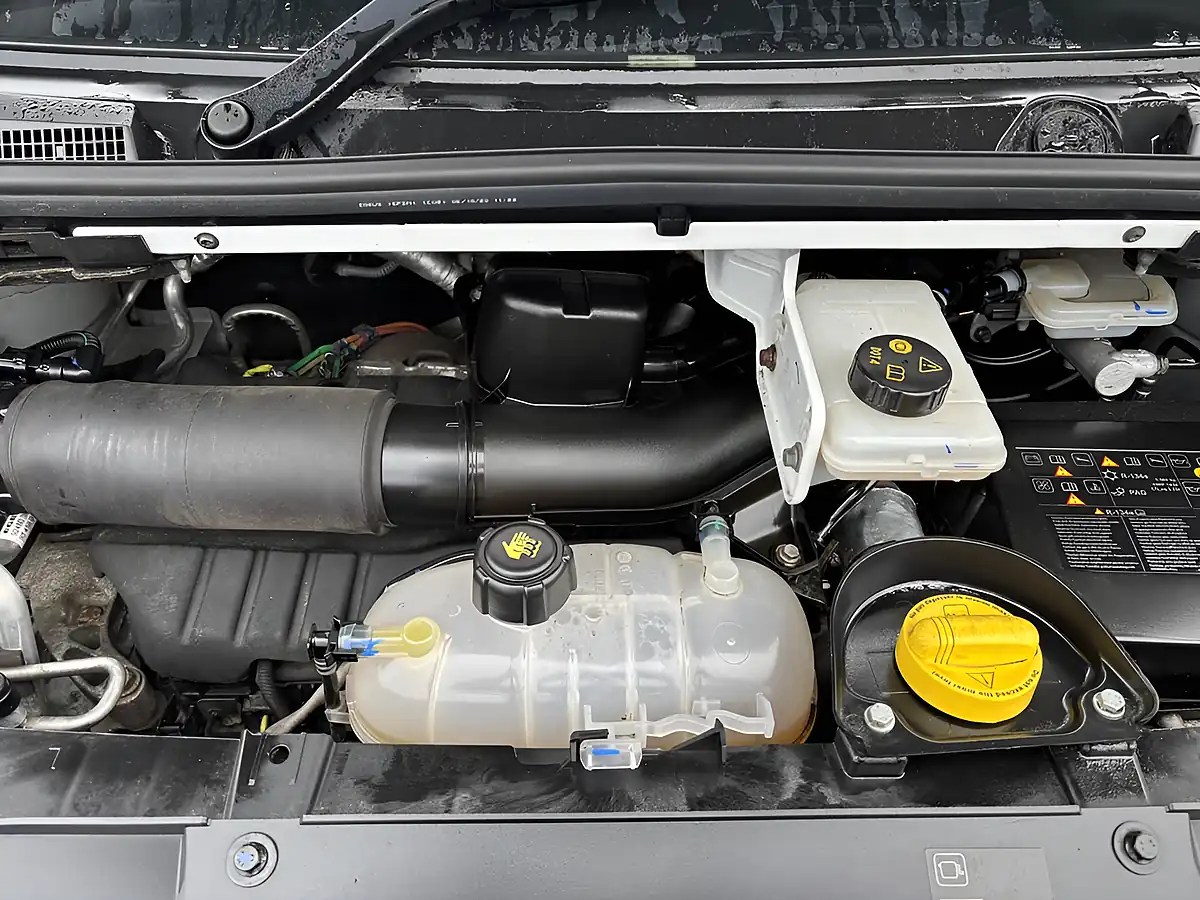 Used 2021 Renault Trafic Business+ White - Interior and Exterior details 20