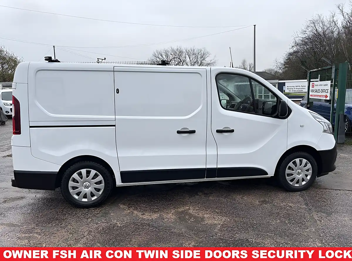 Used 2021 Renault Trafic Business+ White - Interior and Exterior details 3
