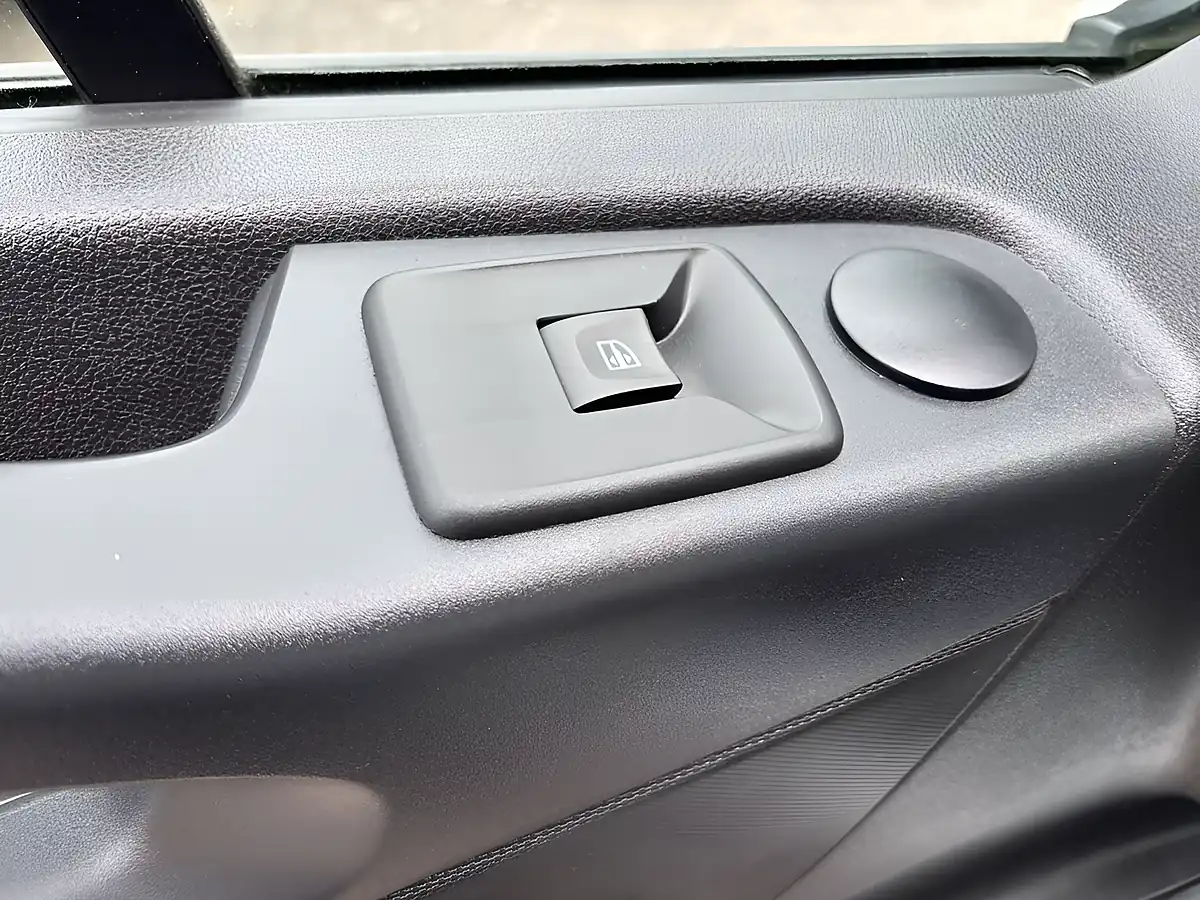 Used 2021 Renault Trafic Business White - Interior and Exterior details 17
