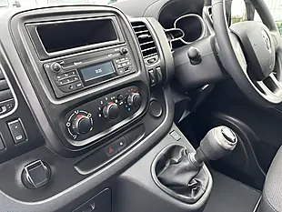 Used 2021 Renault Trafic Business White - Interior and Exterior details 19