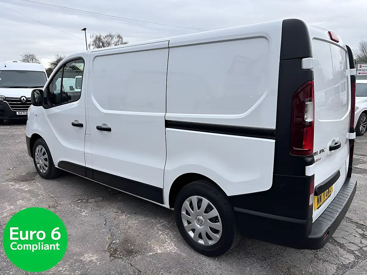 Used 2021 Renault Trafic Business White - Interior and Exterior details 5