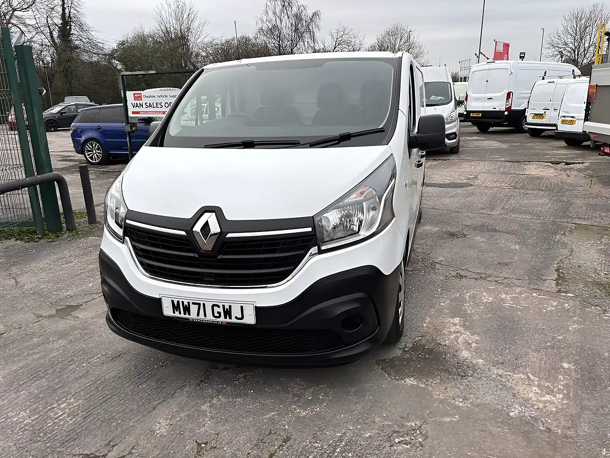 Used 2021 Renault Trafic Business White - Interior and Exterior details 7