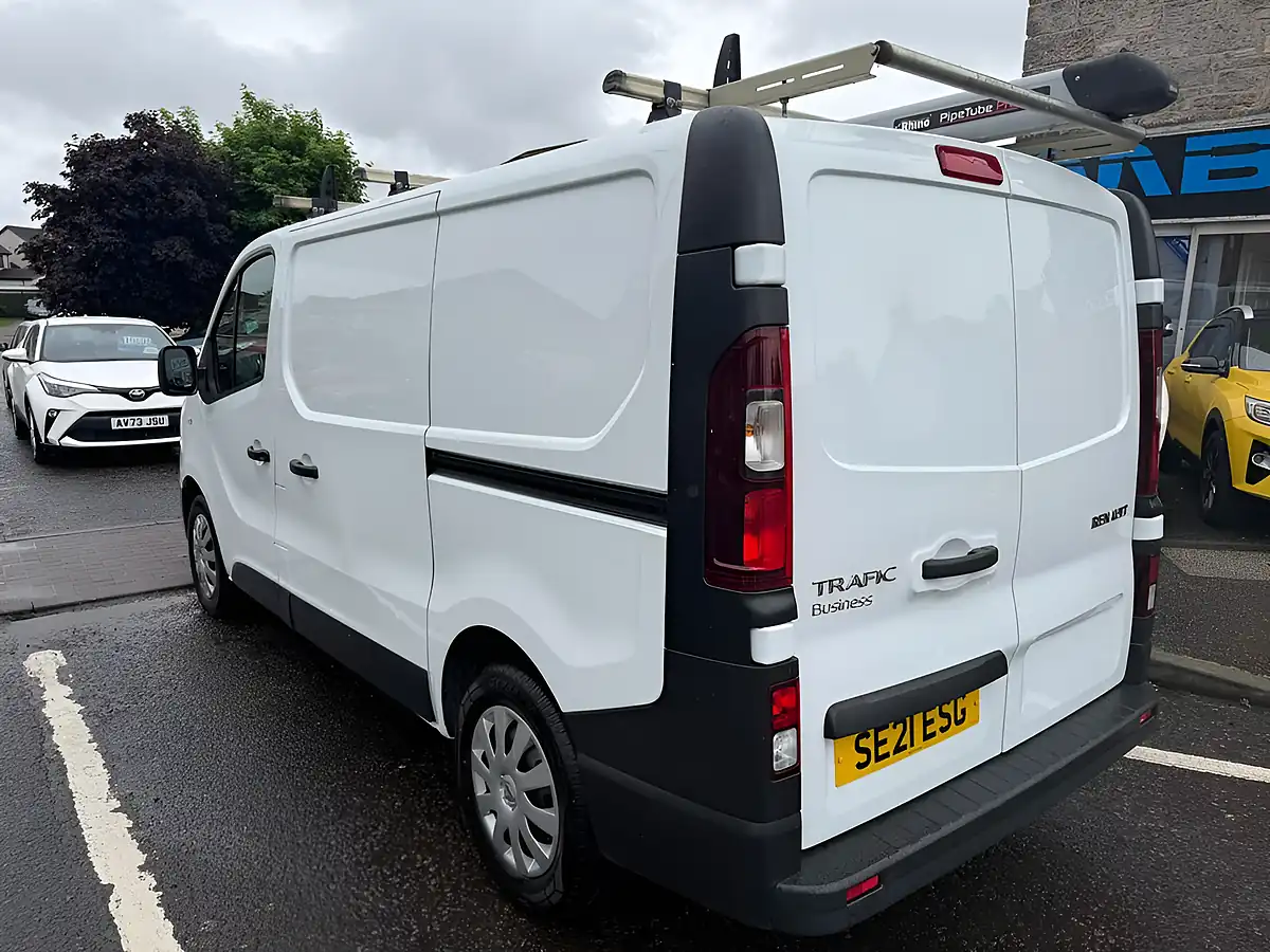 Used 2021 Renault Trafic Energy 28 Business White - Interior and Exterior details 3
