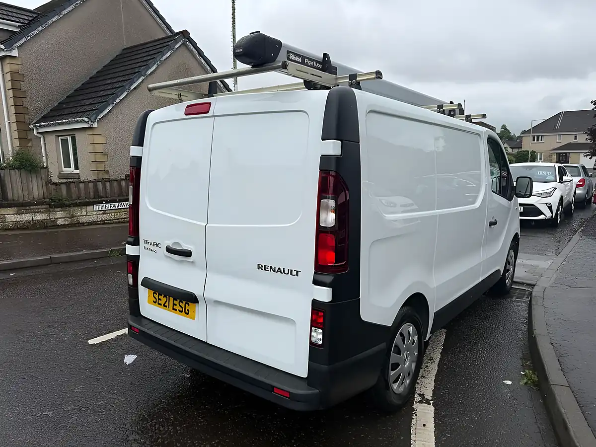 Used 2021 Renault Trafic Energy 28 Business White - Interior and Exterior details 5