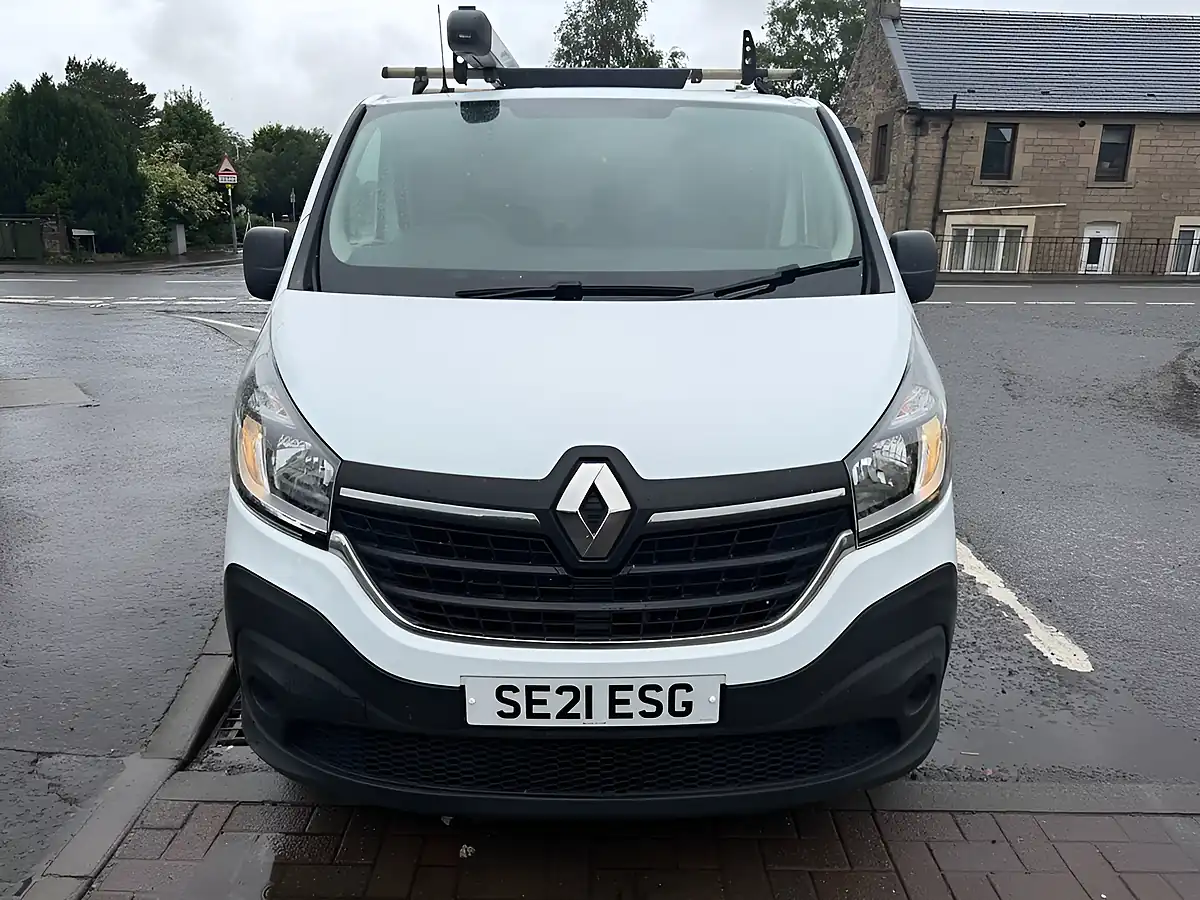 Used 2021 Renault Trafic Energy 28 Business White - Interior and Exterior details 6