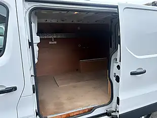 Used 2021 Renault Trafic Energy 28 Business White - Interior and Exterior details 15