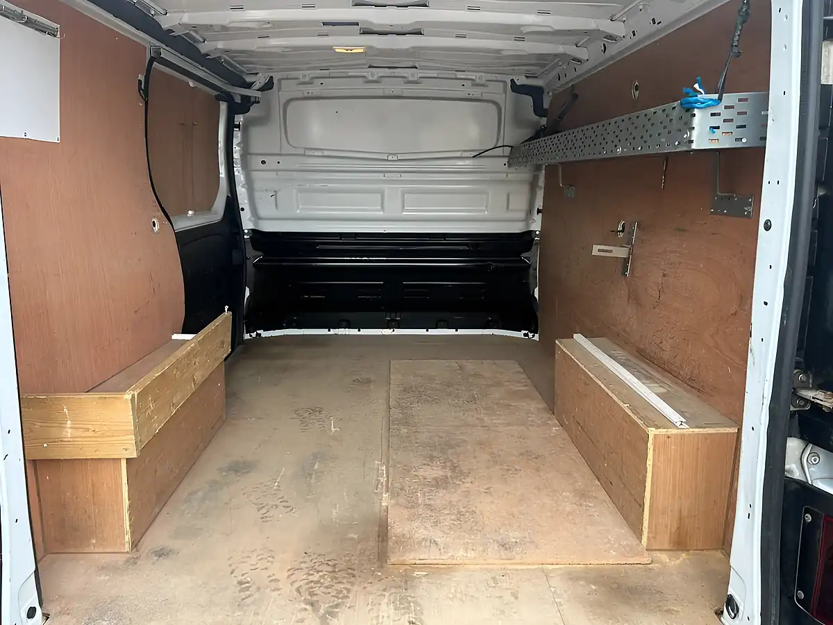 Used 2021 Renault Trafic Energy 28 Business White - Interior and Exterior details 16