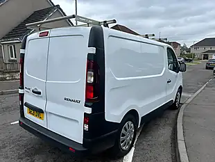 Used 2021 Renault Trafic Energy 28 Business White - Interior and Exterior details 5