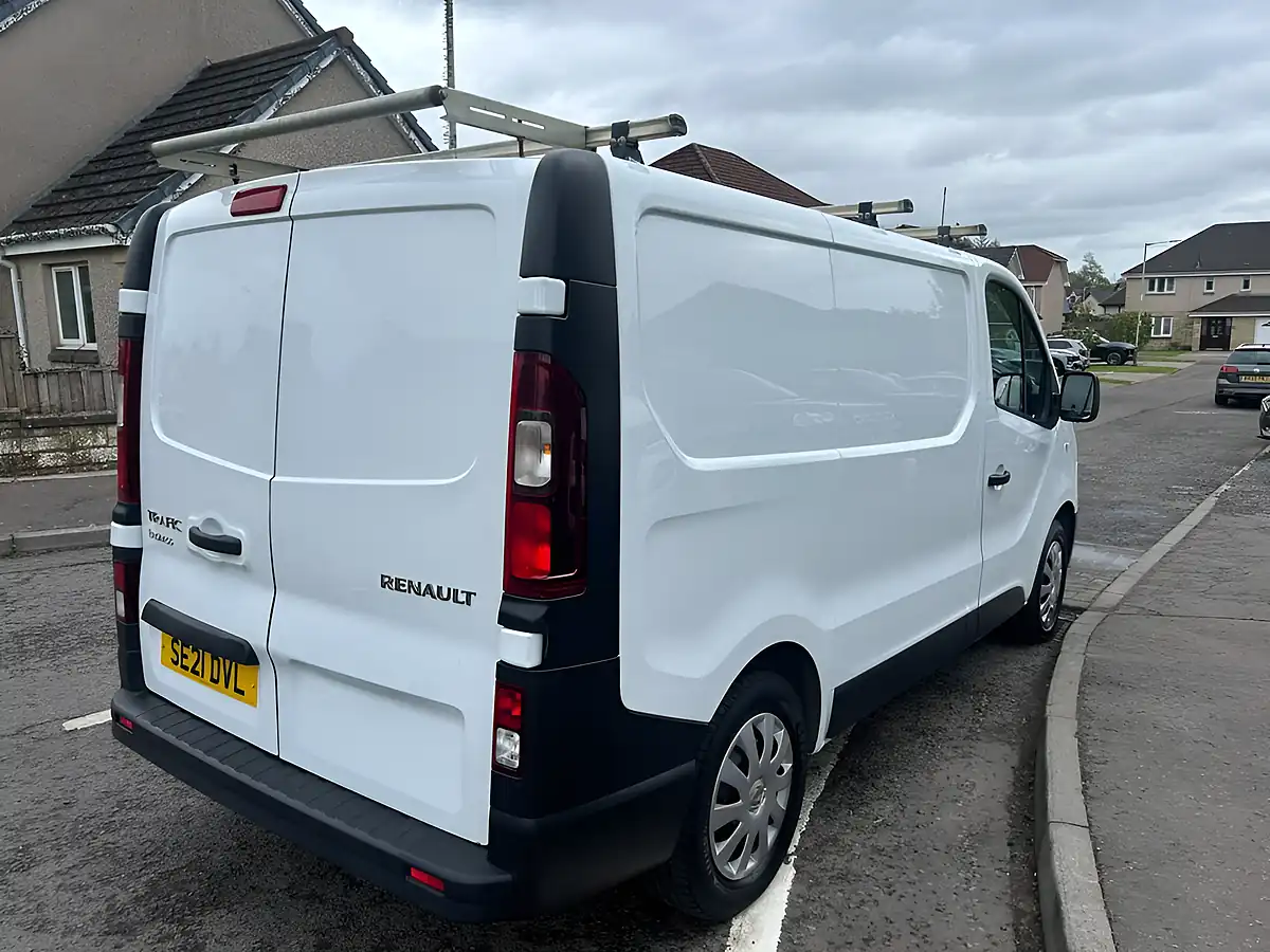 Used 2021 Renault Trafic Energy 28 Business White - Interior and Exterior details 5