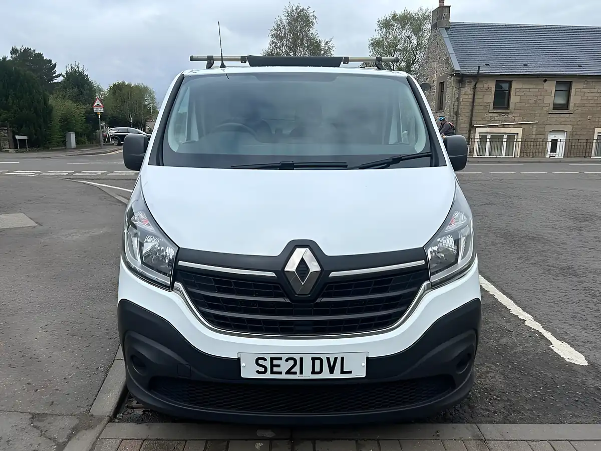 Used 2021 Renault Trafic Energy 28 Business White - Interior and Exterior details 6