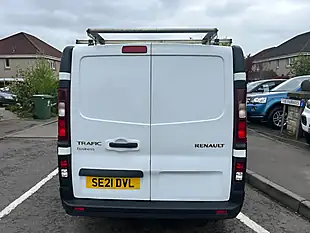 Used 2021 Renault Trafic Energy 28 Business White - Interior and Exterior details 7